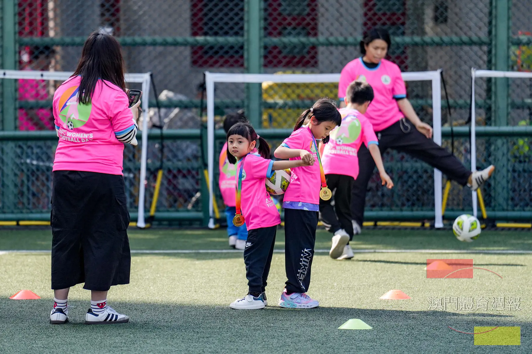現場設有各式足球趣味遊戲.jpg