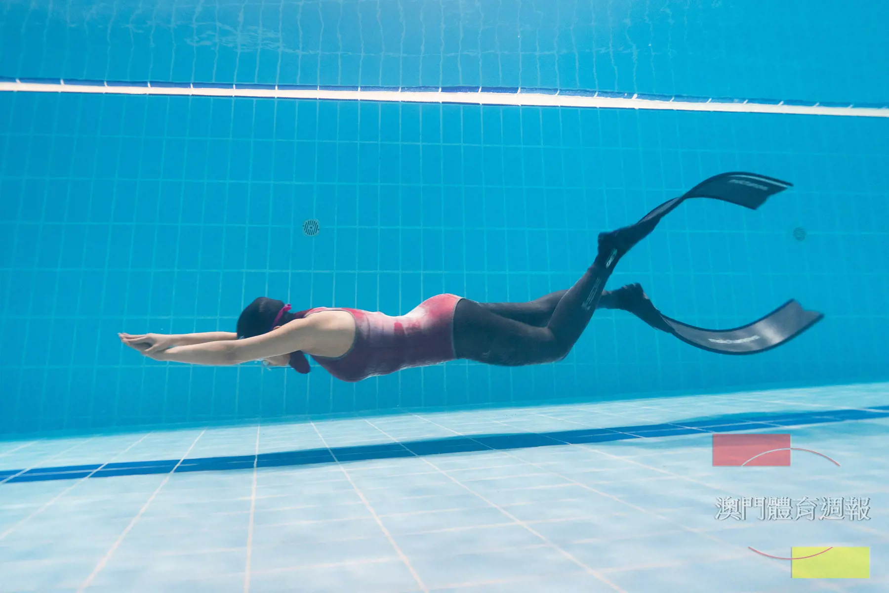 陳詠詩勇奪動態有蹼平潛女子冠軍.jpg