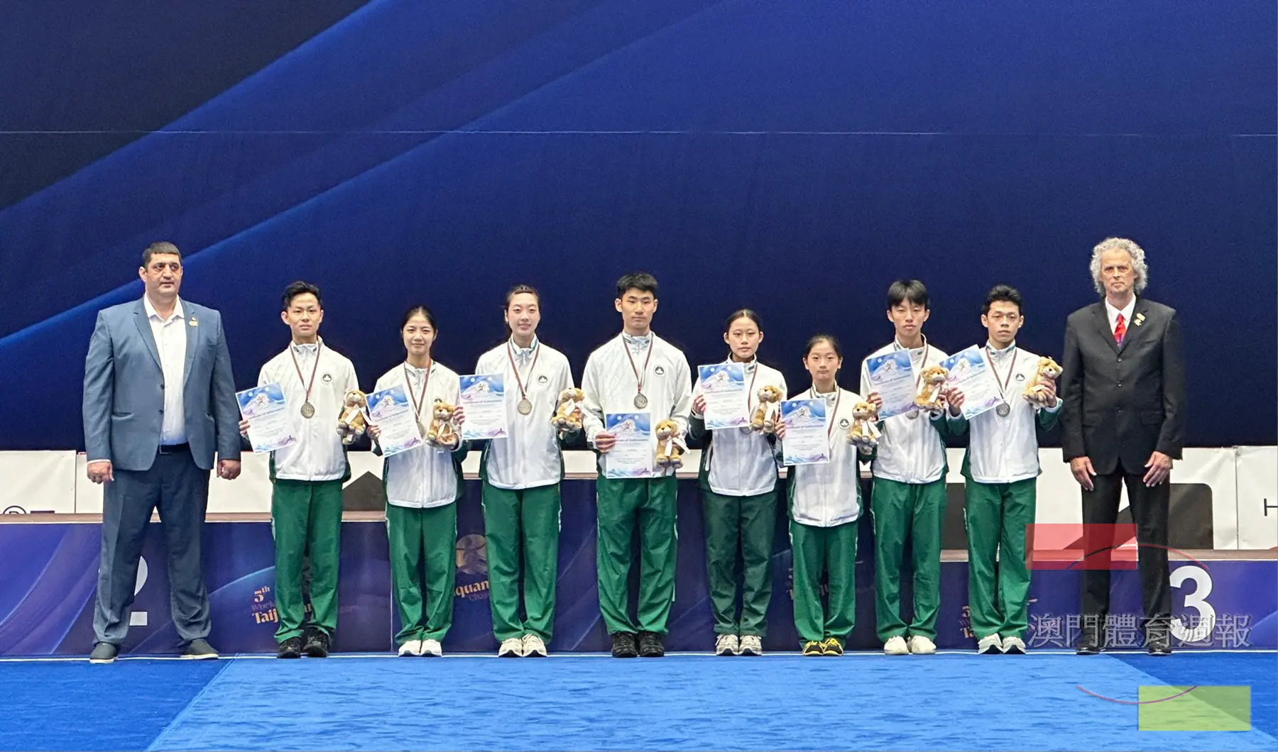 集體隊選手獲得銀牌.jpg