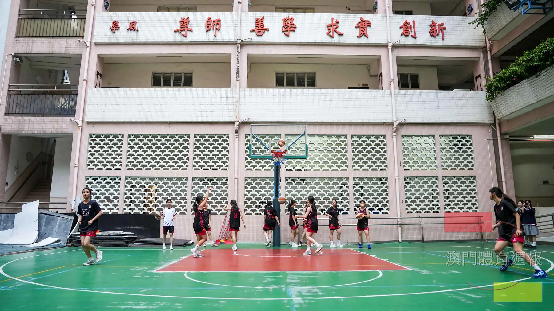 鏡平女籃隊保持系統訓練.jpg