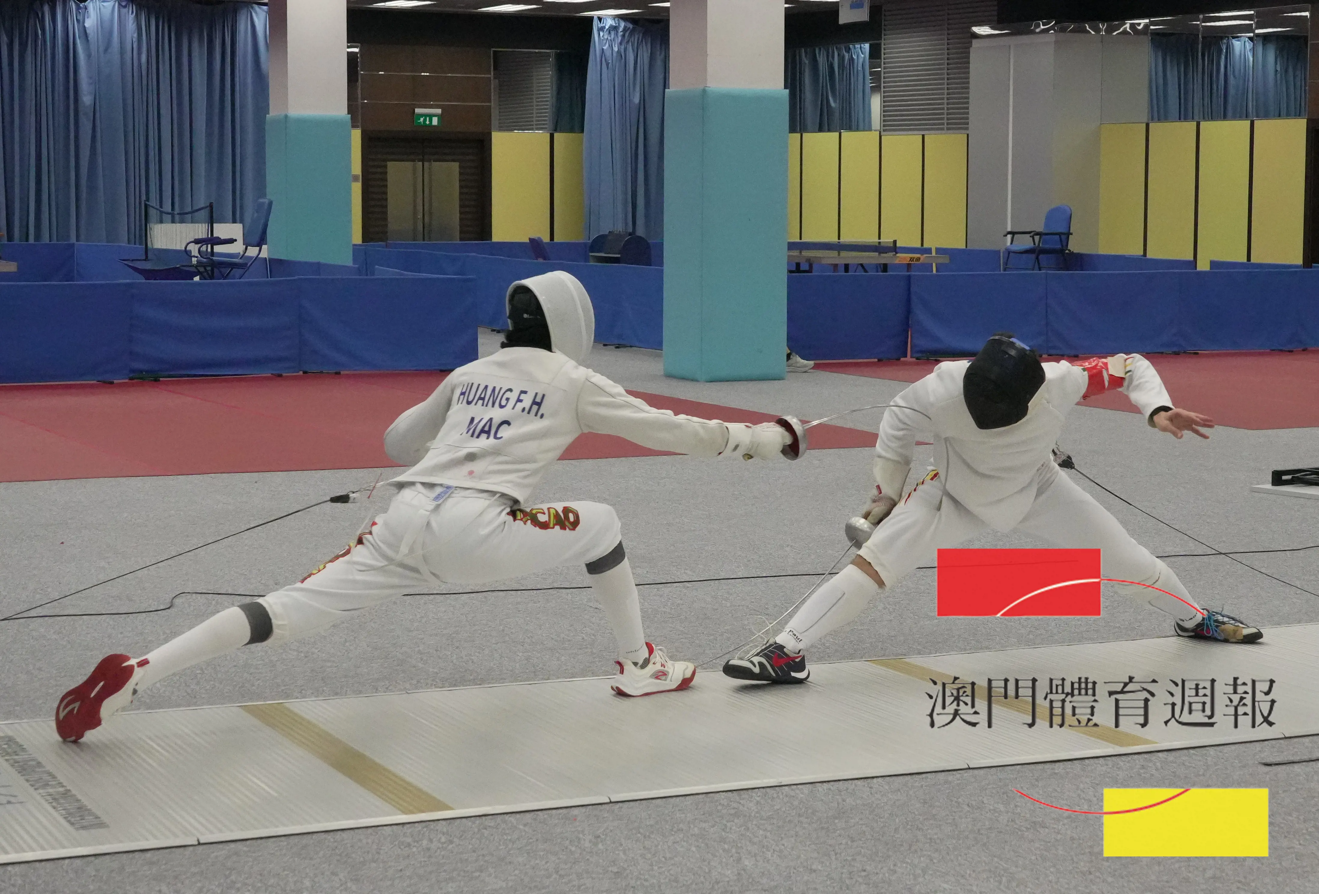 黃科熙最後成功刺中柏度，以15比14驚險勝出。.JPG