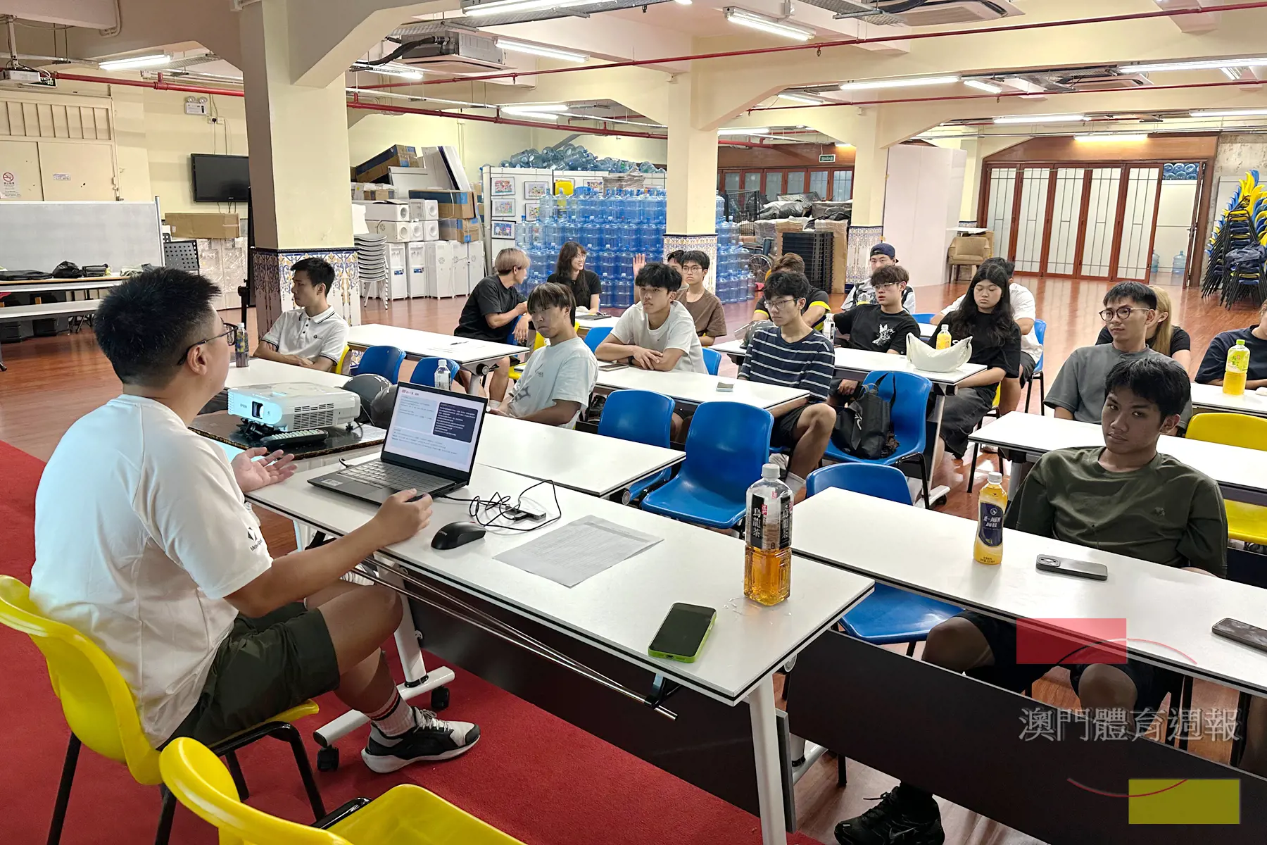 課程採用理論教學結合實務案例的模式進行.jpg