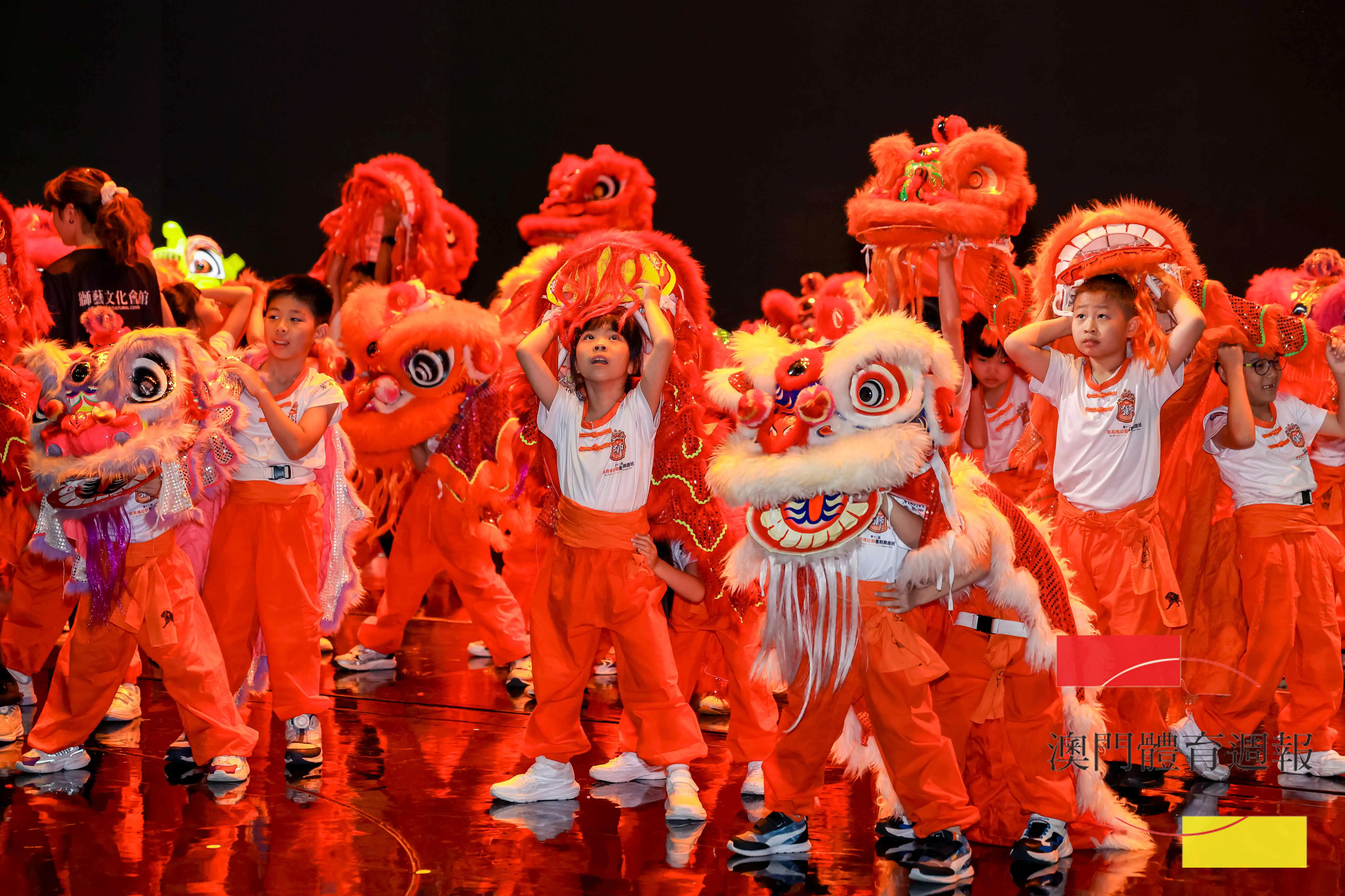 「美高梅幼獅暑期興趣班2026」畢業典禮上，學員透過精彩匯演展示學習成果。.jpg