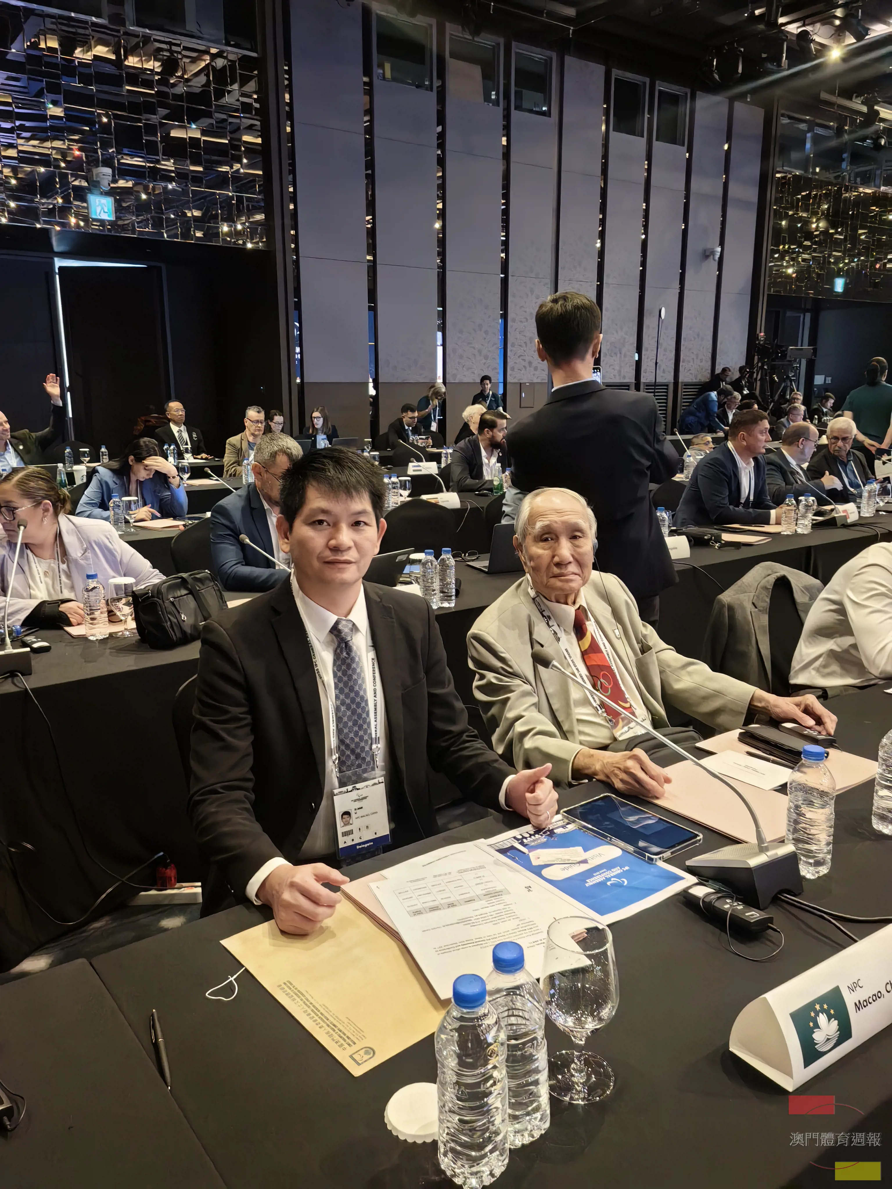 菲能地(右)及李子建代表澳門出席大會.jpg