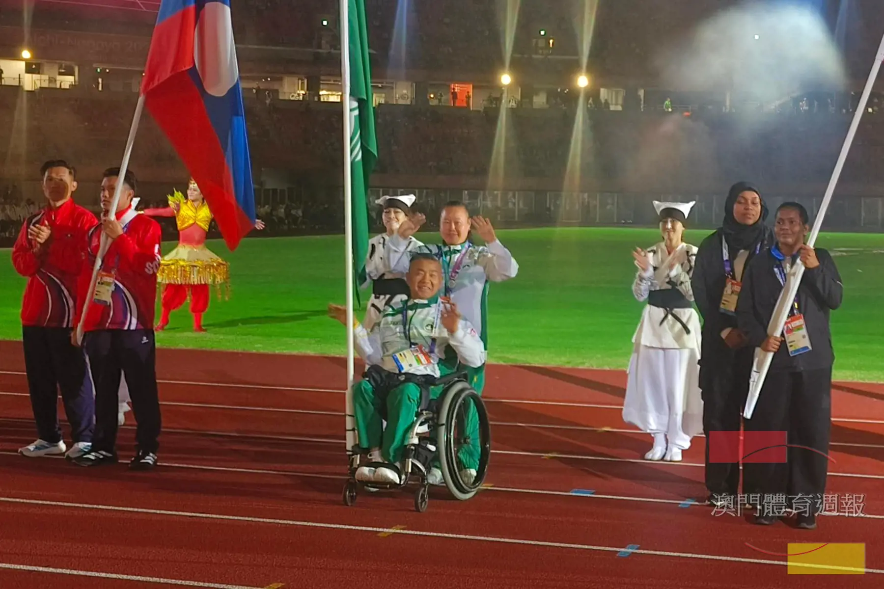輪椅乒乓球運動員朱正流擔任閉幕式旗手.jpg