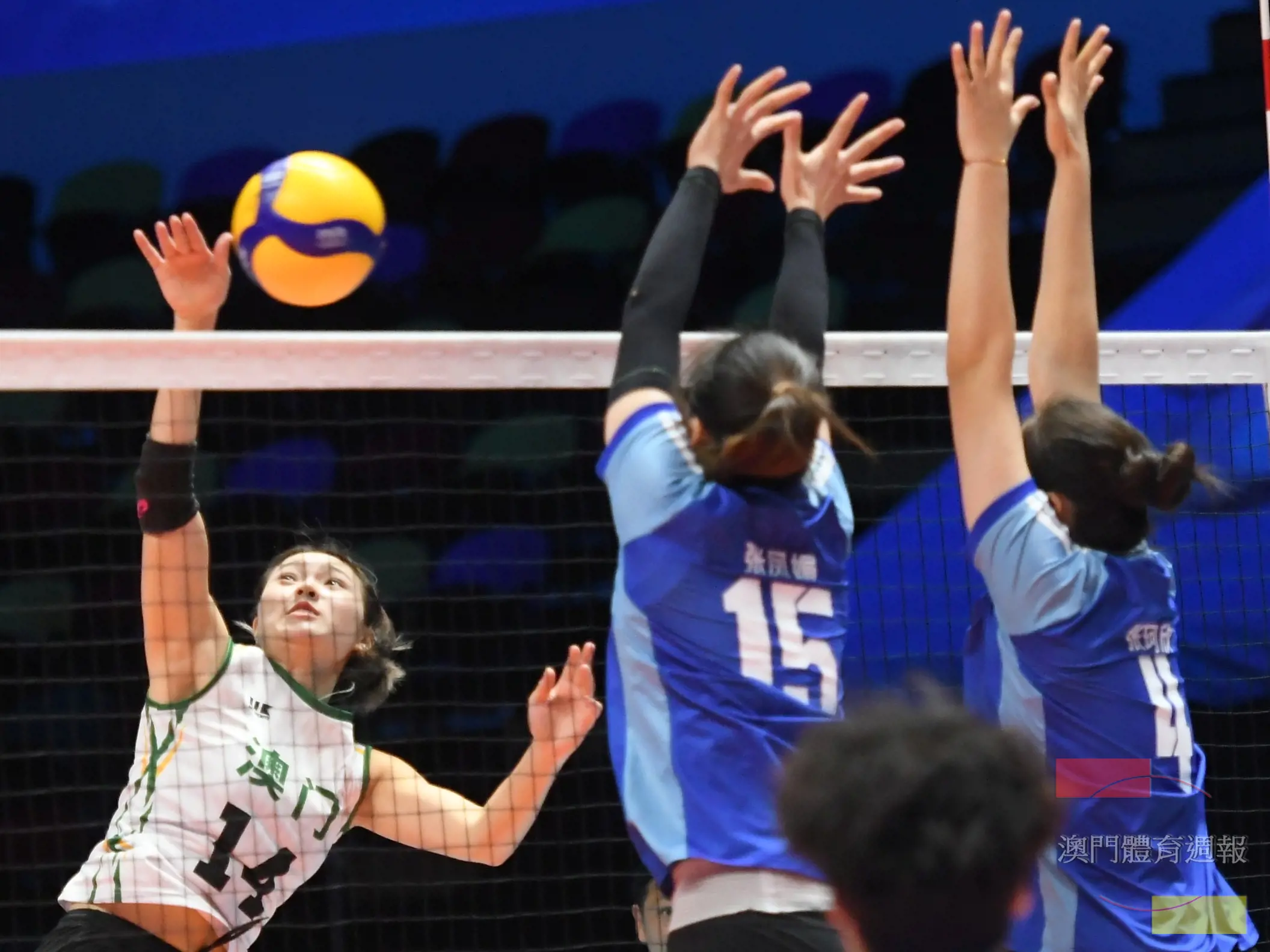 澳門女排奮戰惜負廣東.jpg